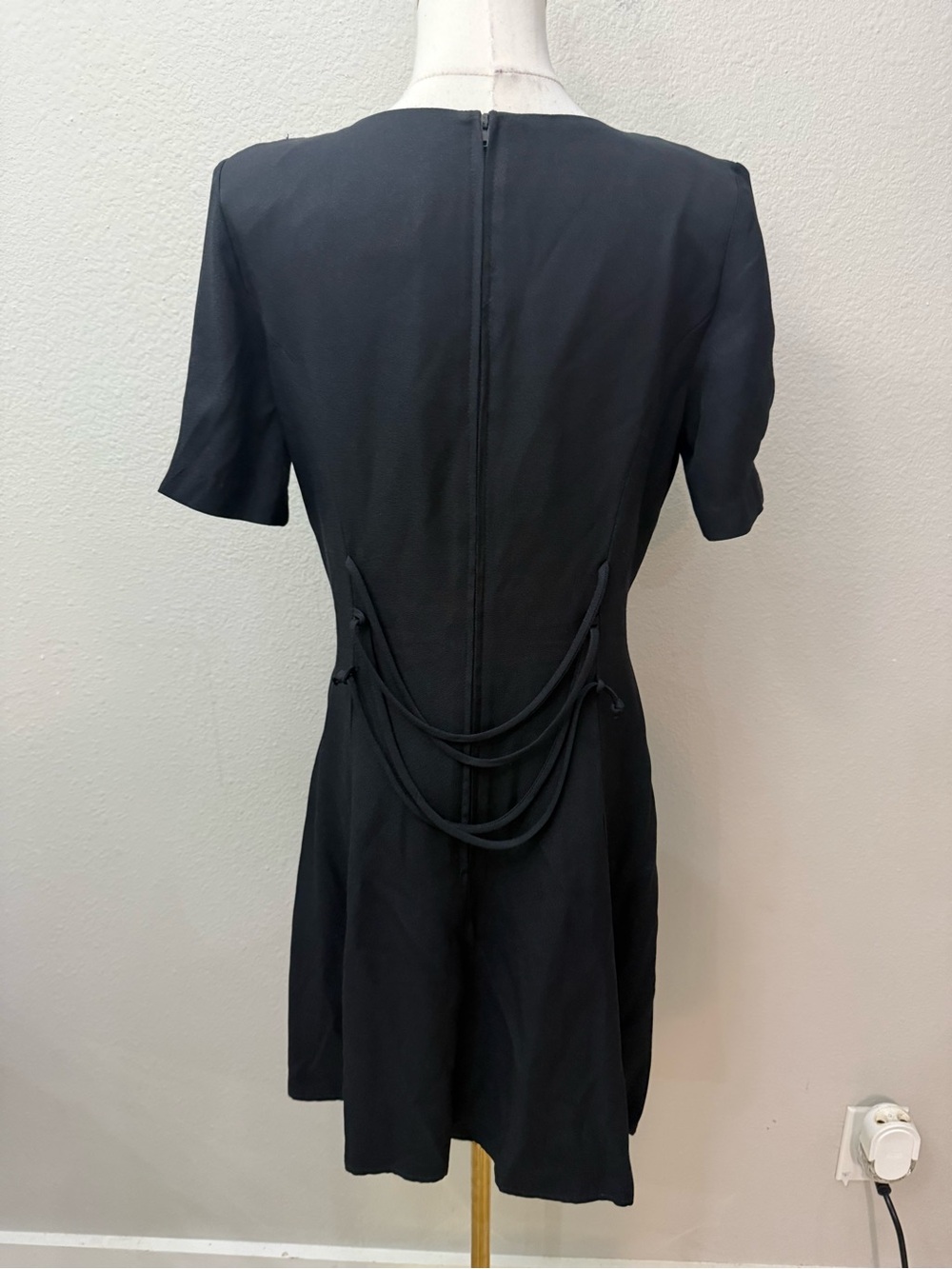 Be Smart Vintage Black Lace-Up Back Dress Size 7/8 USA - Picture 7 of 7